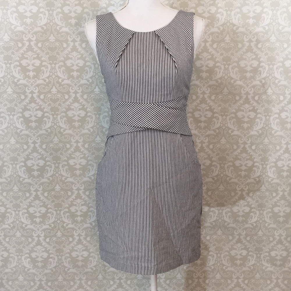 {Teeze Me} Junior Size 5 Dress